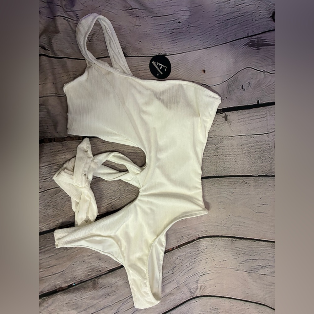 Lulu’s White One Shoulder Side Tie One‎ Piece Swimsuit Women’s Size Large Bridal